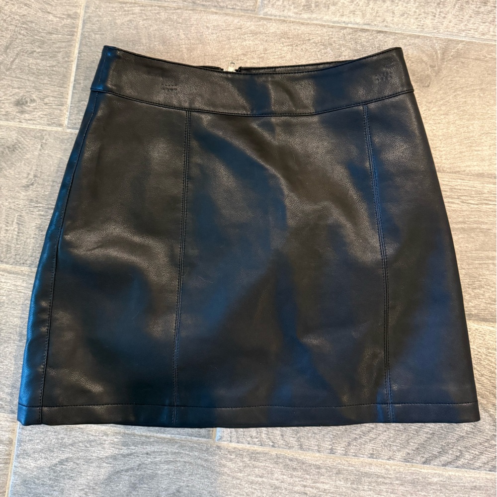 Forever 21 Black Faux Leather skirt